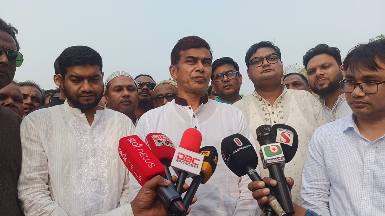 বাংলাদেশের আন্তঃসীমান্ত নদী ব্যবস্থাপনা পরিদর্শনে পঞ্চগড়ের পানি সম্পদ মন্ত্রণালয়ের প্রতিমন্ত্রী ফরহাদ হোসেন আজাদ 