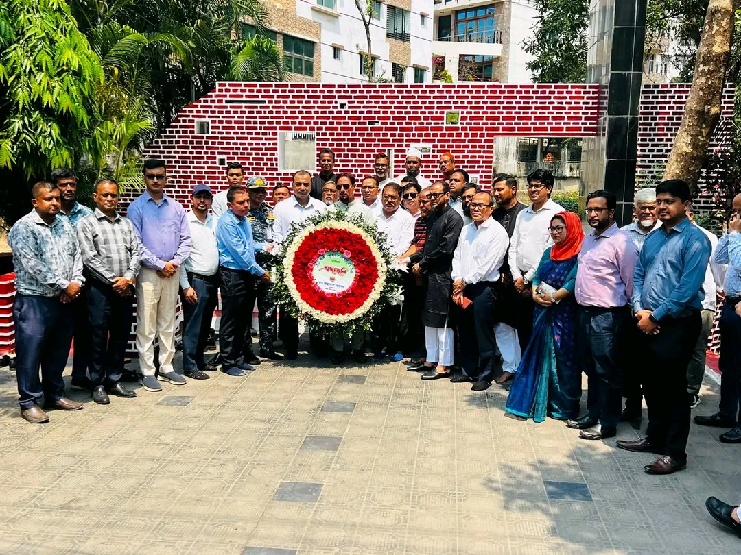 পাহাড়তলীর বধ্যভূমি স্মৃতিস্তম্ভে পুষ্পস্তবক অর্পণ করেন চসিক মেয়র ডা. শাহাদাত হোসেন