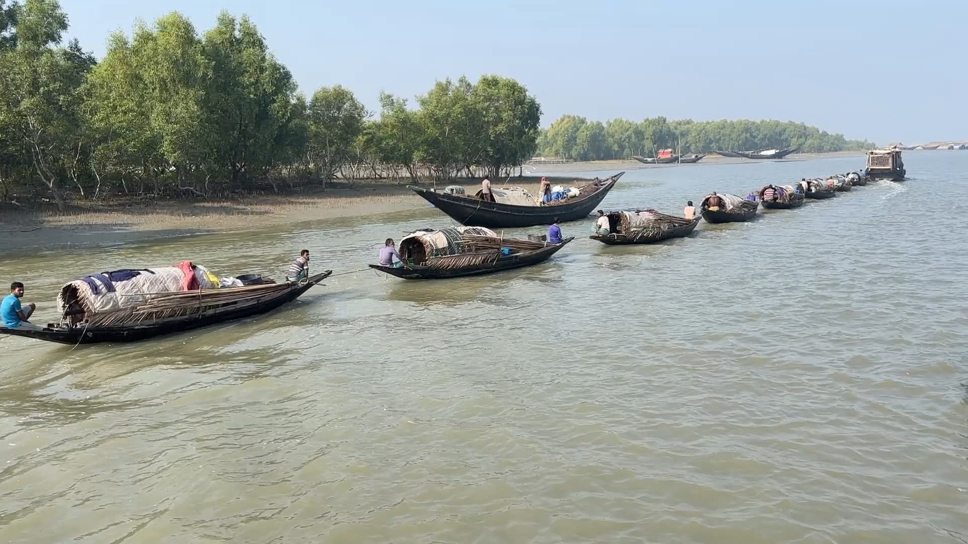 সুন্দরবনে বনদস্যুদের কবল থেকে তিন সপ্তাহ পর মুক্তিপণ দিয়ে ফিরলেন ১৪ জেলে: