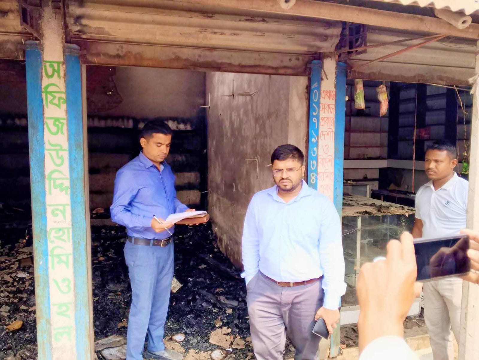 পলাশবাড়ীর কাশিয়বাড়ী বাজারে অগ্নিকান্ডে ৬ ব্যবসা প্রতিষ্ঠান ভস্মীভূত হয়ে ২৫ লাখ টাকার ক্ষতিসাধন   