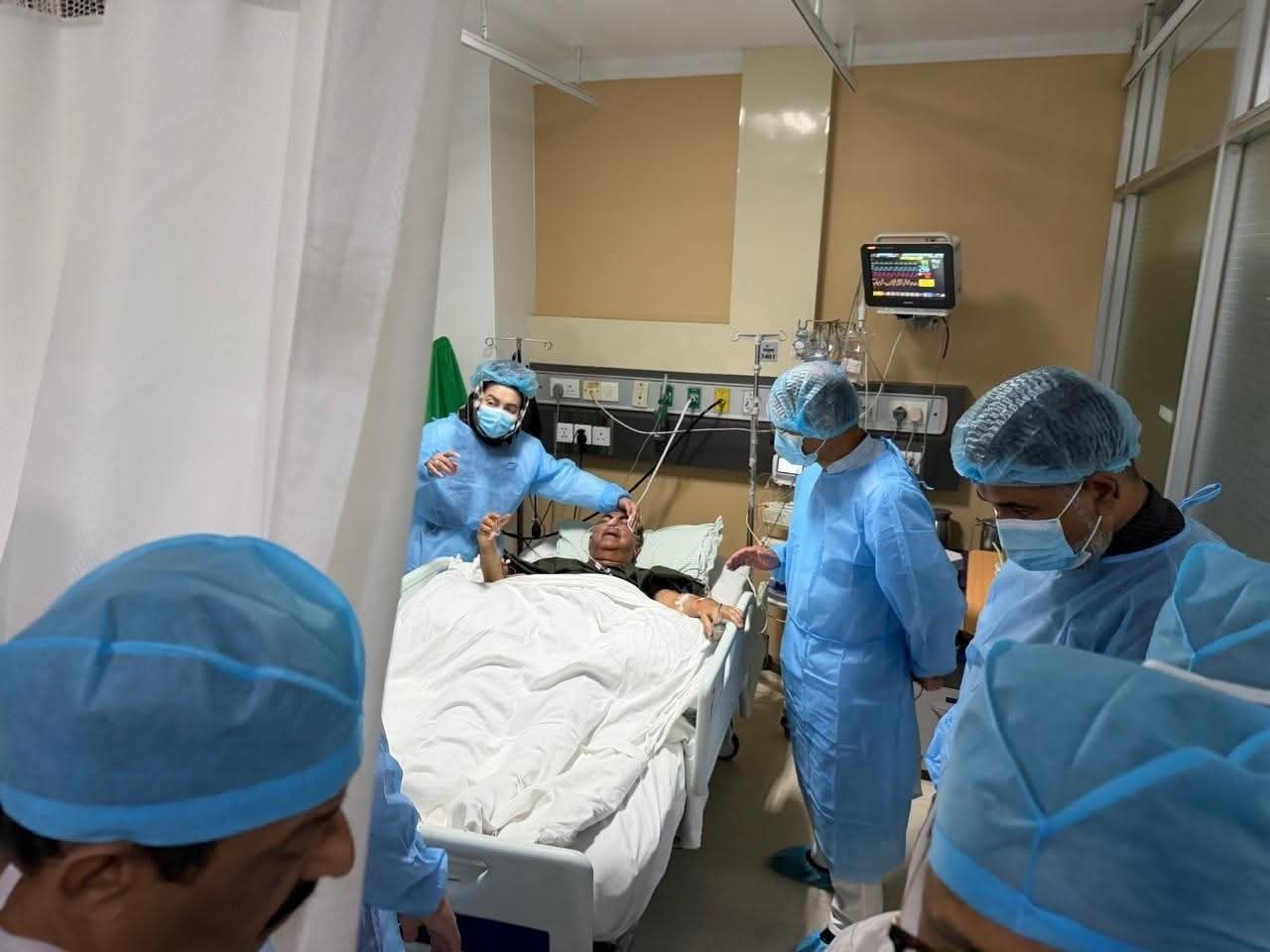 মির্জা আব্বাসকে দেখতে হাসপাতালে প্রধানমন্ত্রী জনাব তারেক রহমান