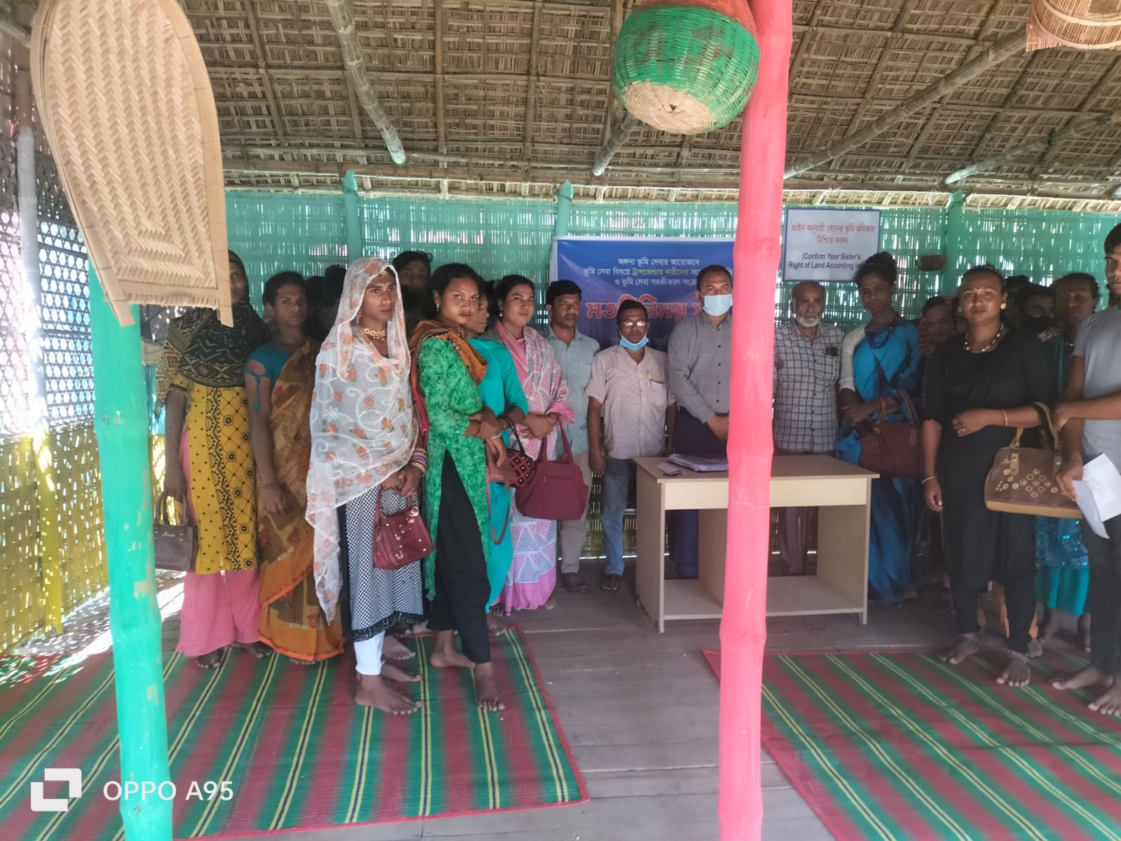 “সমতার কথা কাগজে, বাস্তবে বঞ্চনা—দেওয়ানগঞ্জের তৃতীয় লিঙ্গের আর্তনাদ”