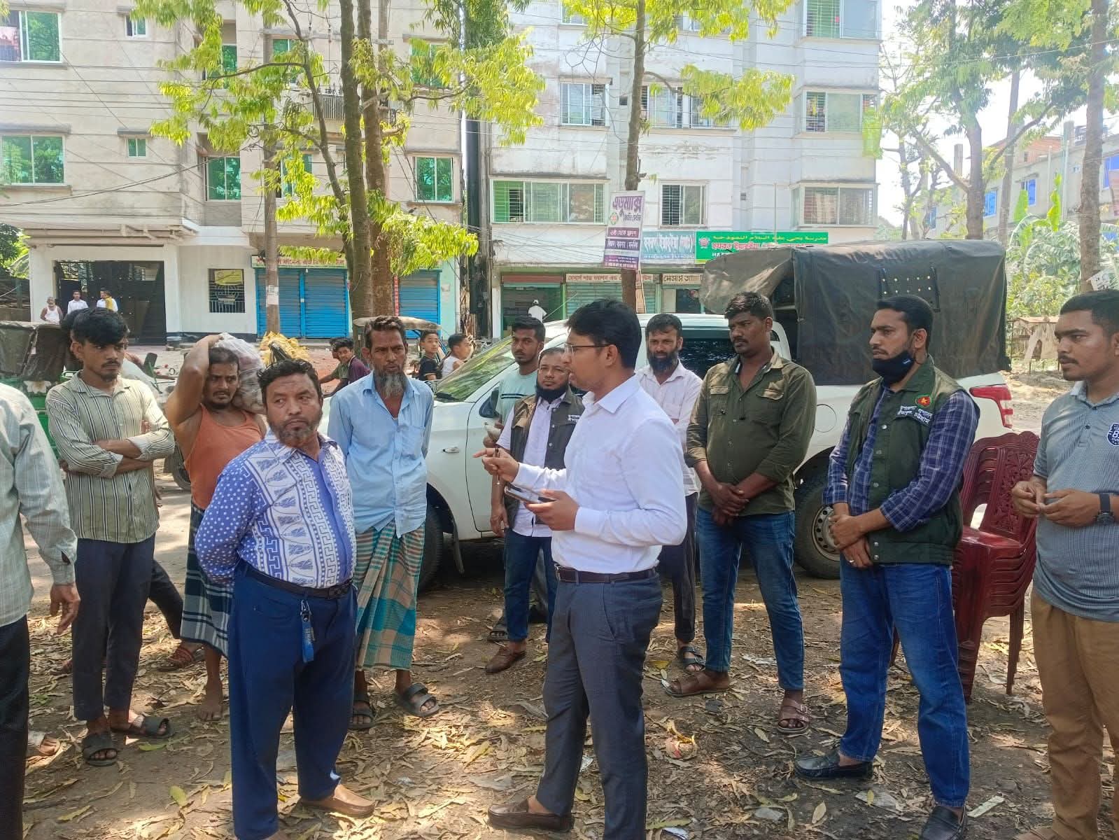 সীতাকুণ্ডে অতিরিক্ত দামে গ্যাস সিলিন্ডার বিক্রি, ভ্রাম্যমাণ আদালতের জরিমানা ৪০ হাজার টাকা