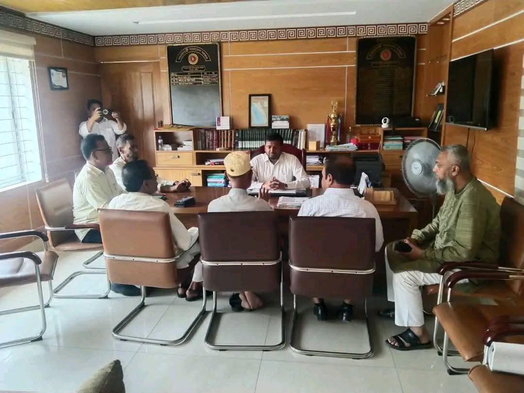 সীতাকুণ্ডের সমসাময়িক ইস্যুতে ইউএনও ফখরুল ইসলামের সঙ্গে বিএনপি নেতৃবৃন্দের ফলপ্রসূ মতবিনিময়